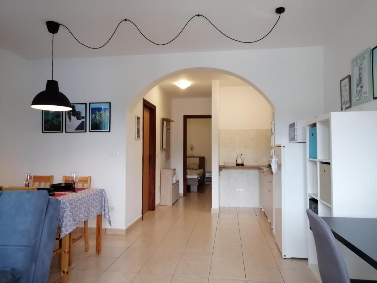 Apartman Layla - Intermezzo With Sea View In Center Of *